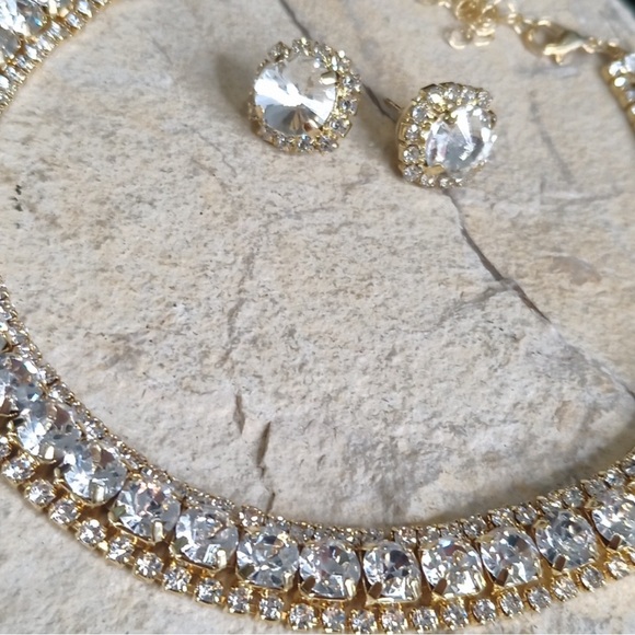 MAGNIFICENT VINTAGE AND MODERN ELEGANT STUNNER SET 🔥🔥🔥🔥 - Picture 2 of 6